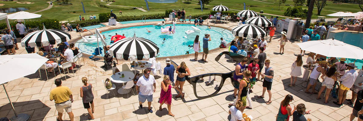 incentive travel attendees enjoying pool party